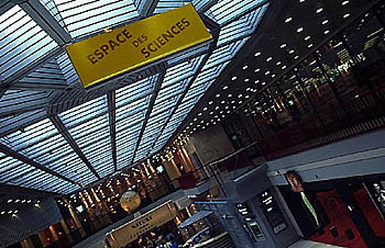 The Espace des sciences at Colombia commercial center