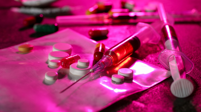 seringues et produits stupéfiants