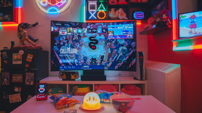 bureau gaming avec néons et plein de couleurs