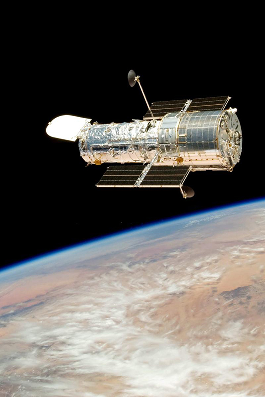 Photo Nasa Conquête spatiale Téléscope Hubble vue de la navette Discovery 
